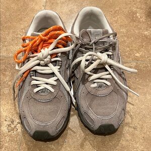 NEW BALANCE 204L
Mushroom / Arid Stone